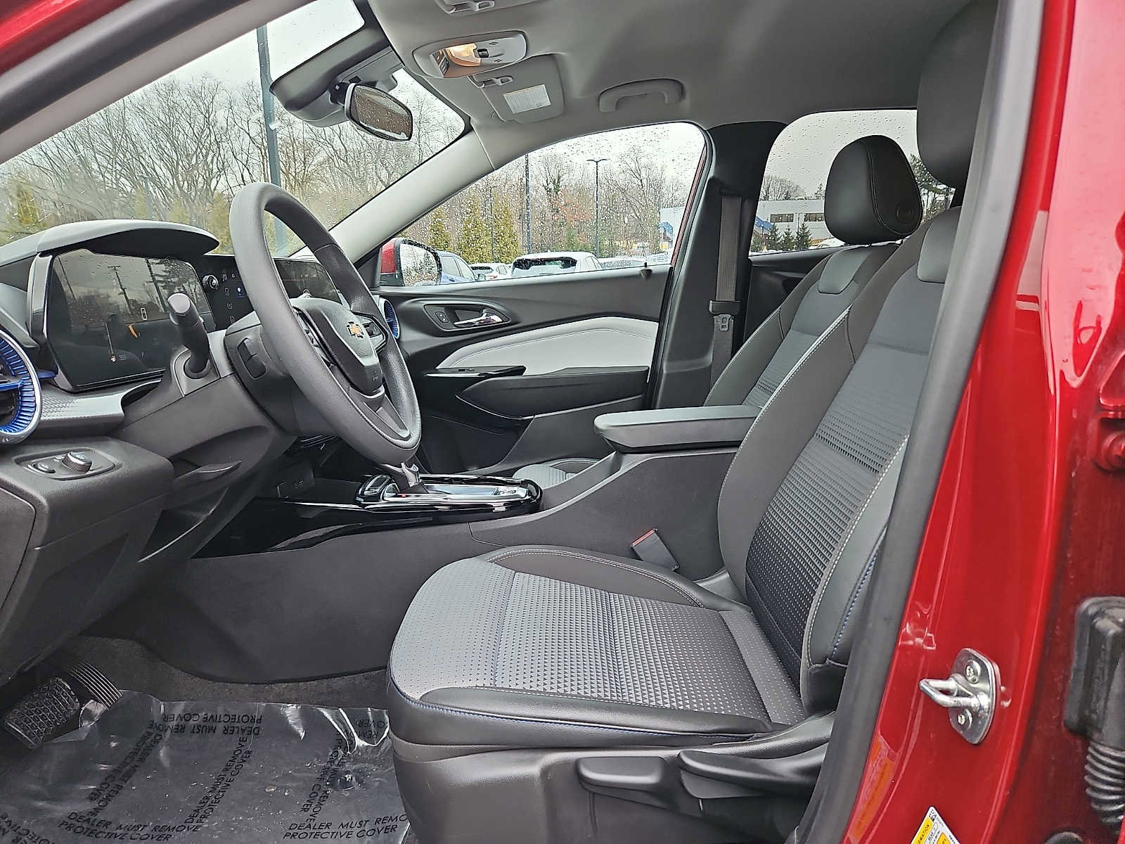 Used 2025 Chevrolet Trax LT image 14