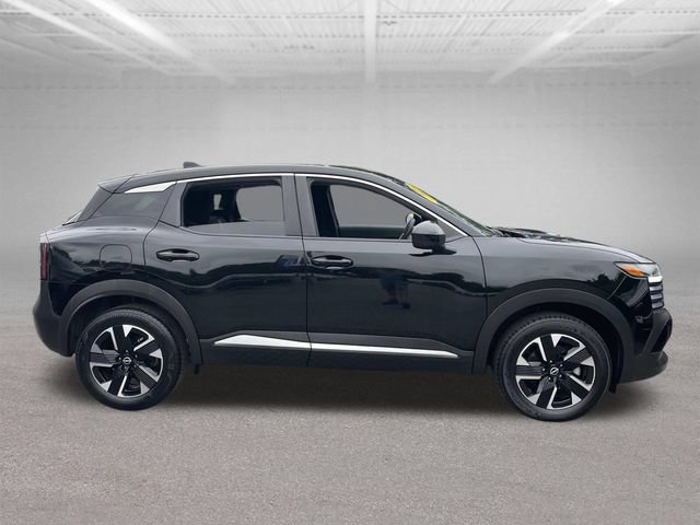 Used 2025 Nissan Kicks SV AWD/4WD image 5