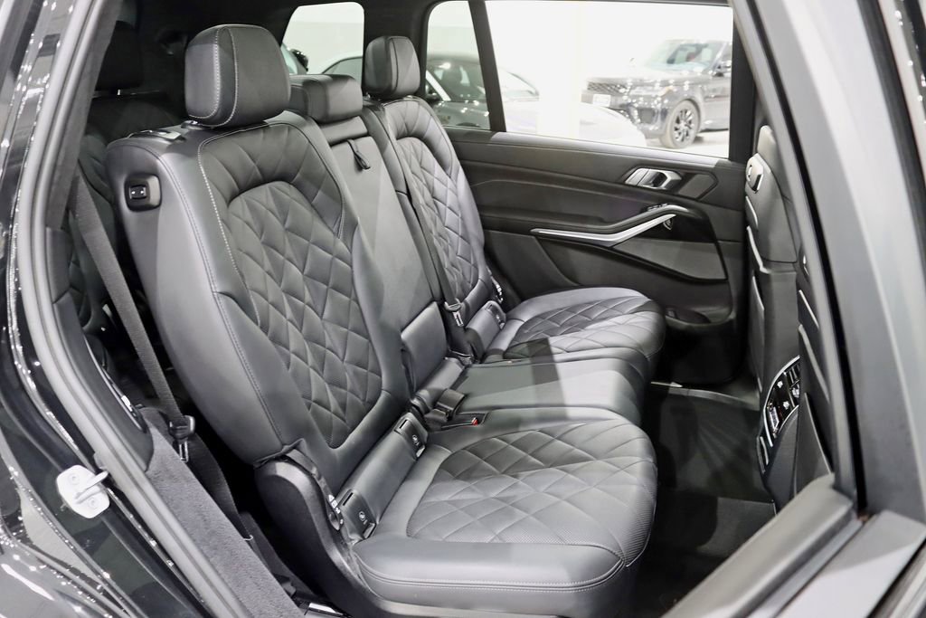 Used 2023 BMW X7 xDrive40i w/ Executive Package image 30