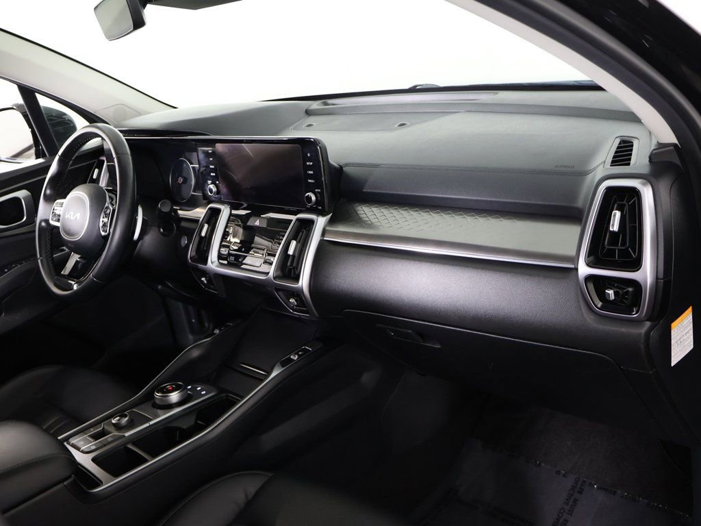 Used 2023 Kia Sorento EX image 29