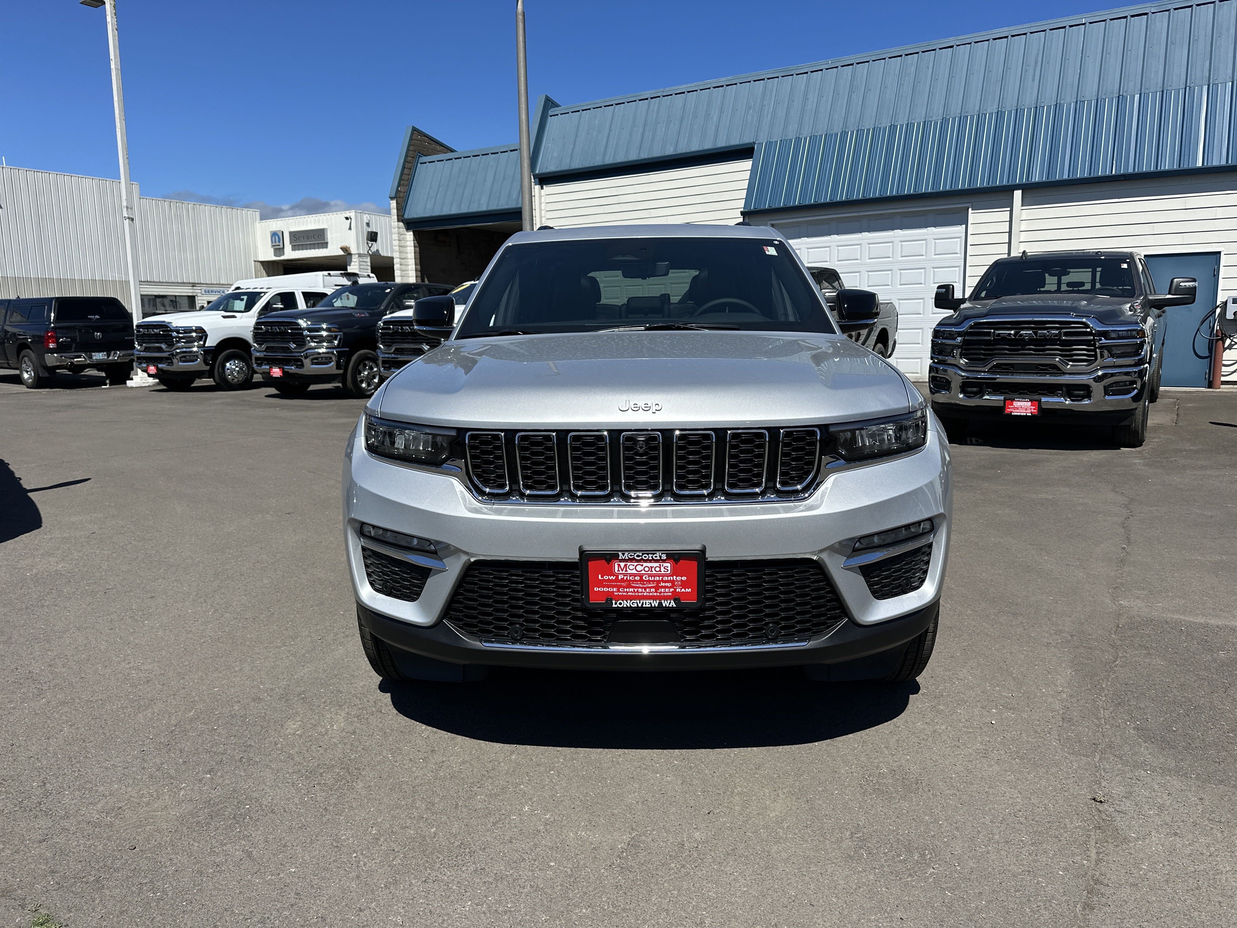 New 2025 Jeep Grand Cherokee Limited w/ Luxury Tech Group II AWD/4WD image 8