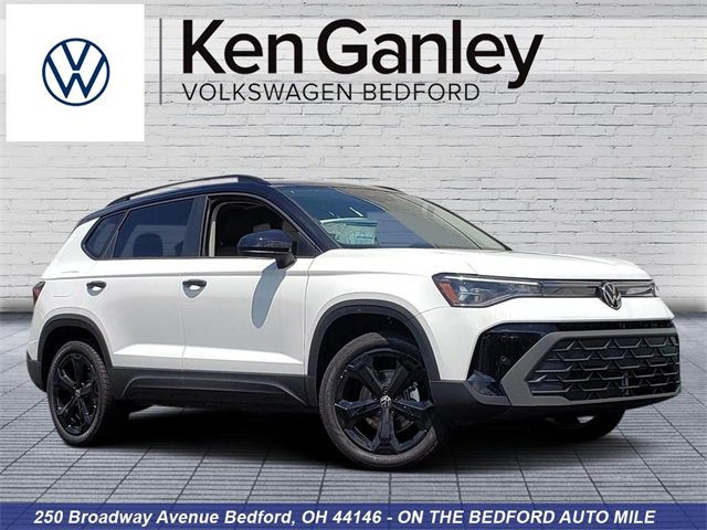 New 2025 Volkswagen Taos SE image 1