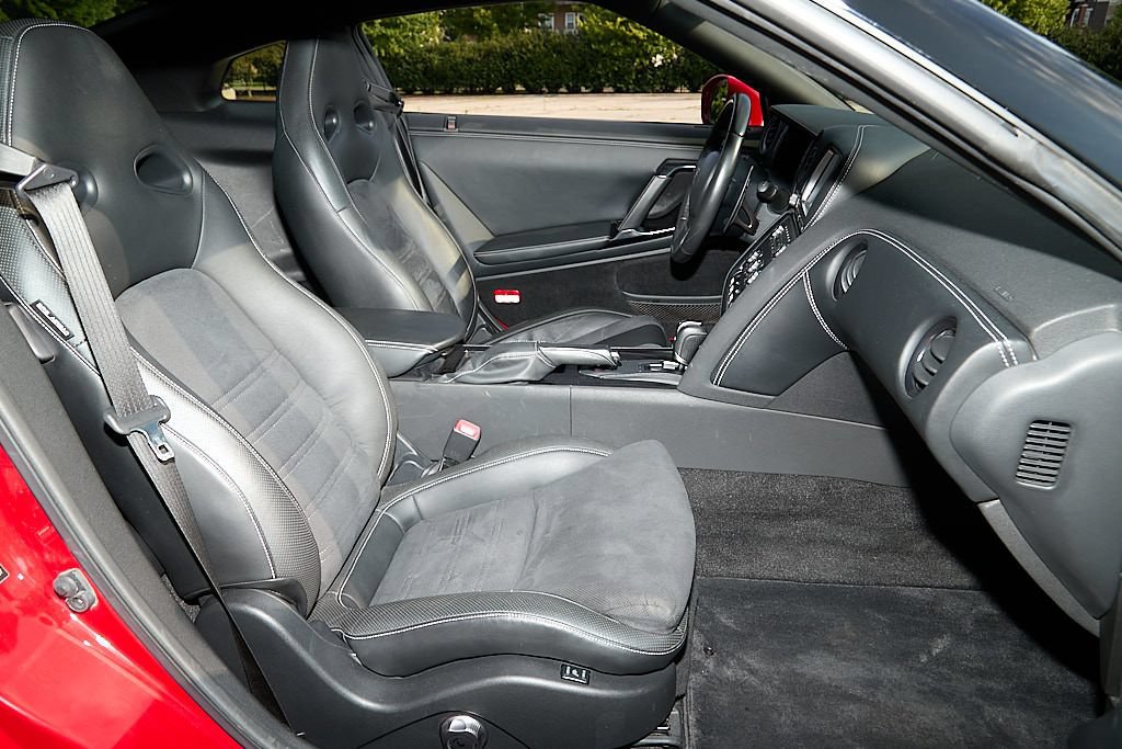 Used 2016 Nissan GT-R Premium AWD/4WD image 42