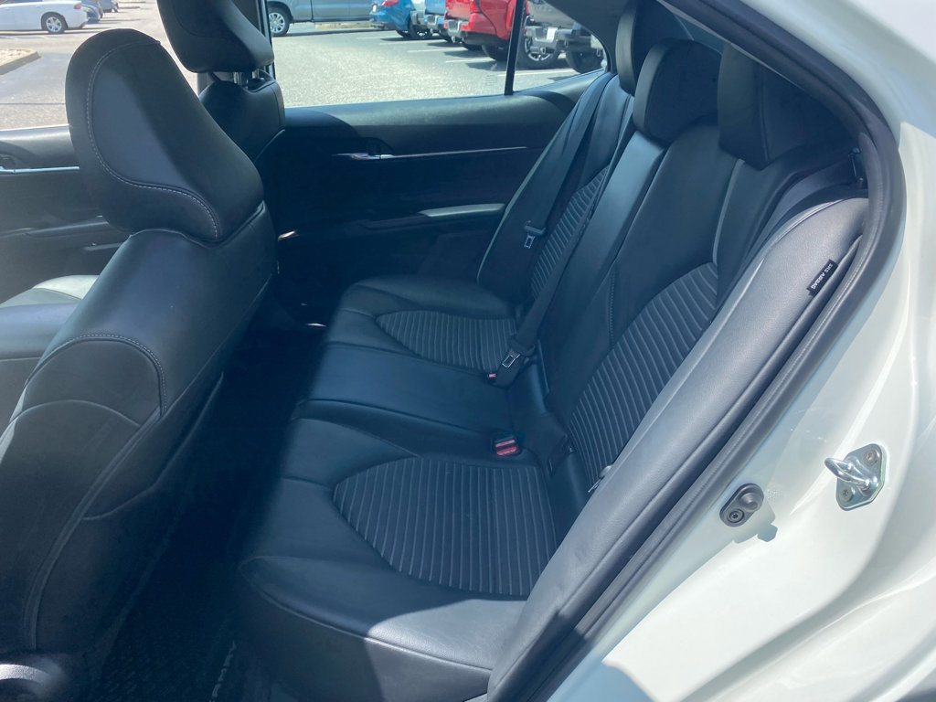 Used 2022 Toyota Camry SE image 6