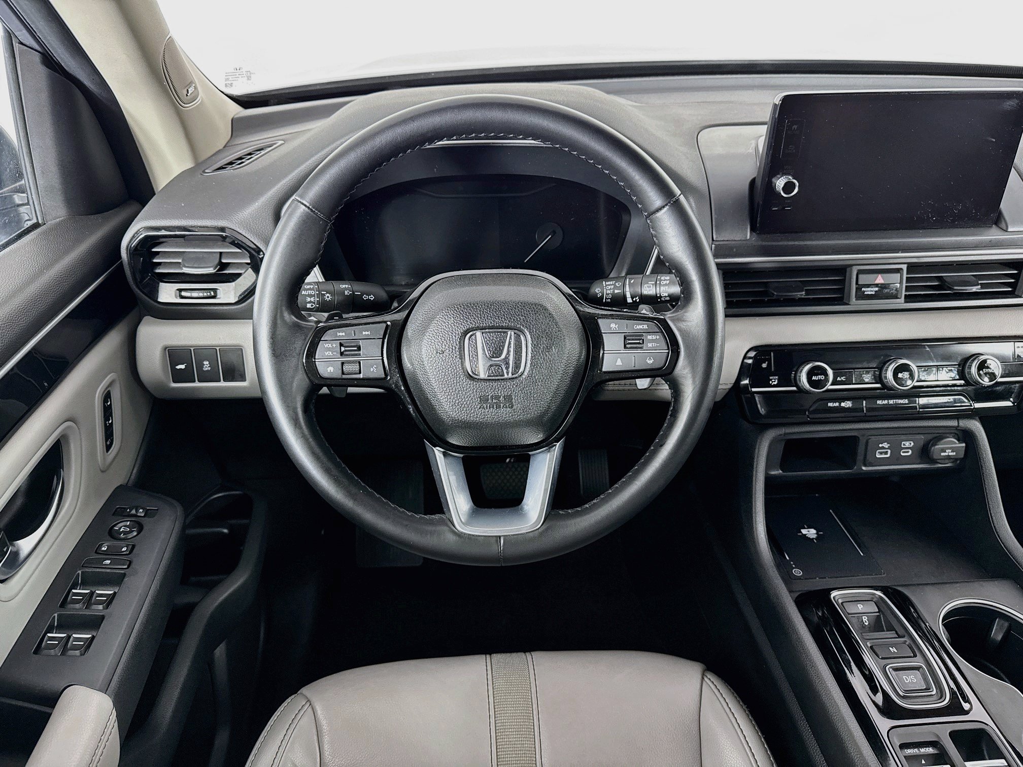 Certified 2025 Honda Pilot Touring image 24