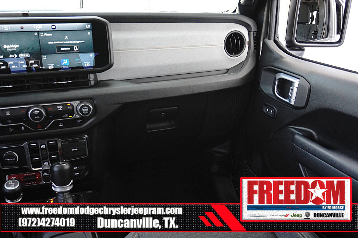 Used 2024 Jeep Gladiator Sport AWD/4WD image 41
