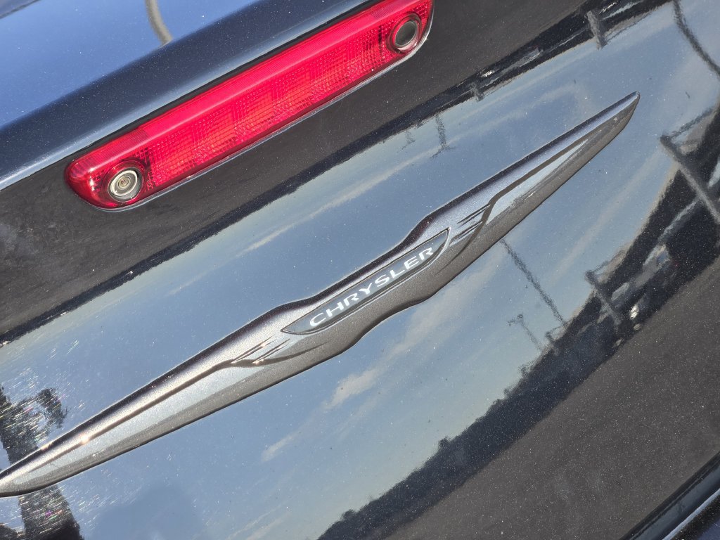 Used 2023 Chrysler 300 Touring L RWD image 14