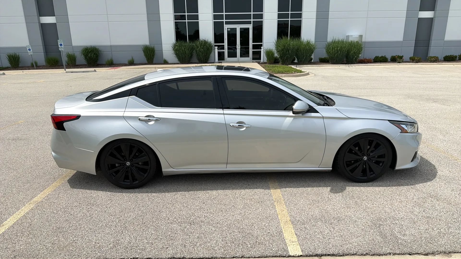 Used 2019 Nissan Altima 2.5 SV FWD image 4