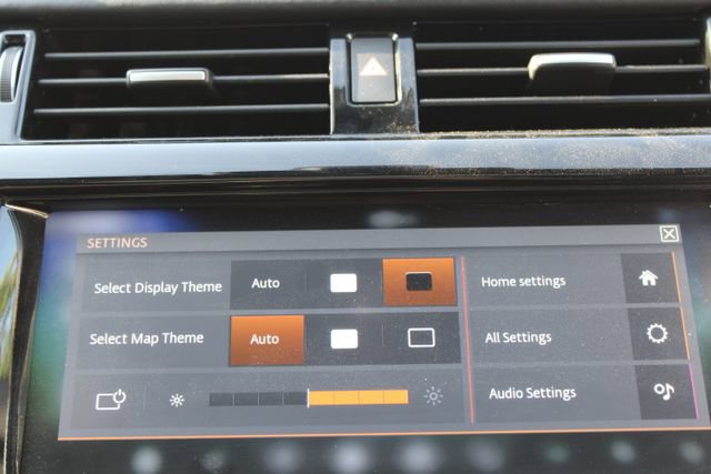 Used 2020 Land Rover Discovery HSE Luxury image 39