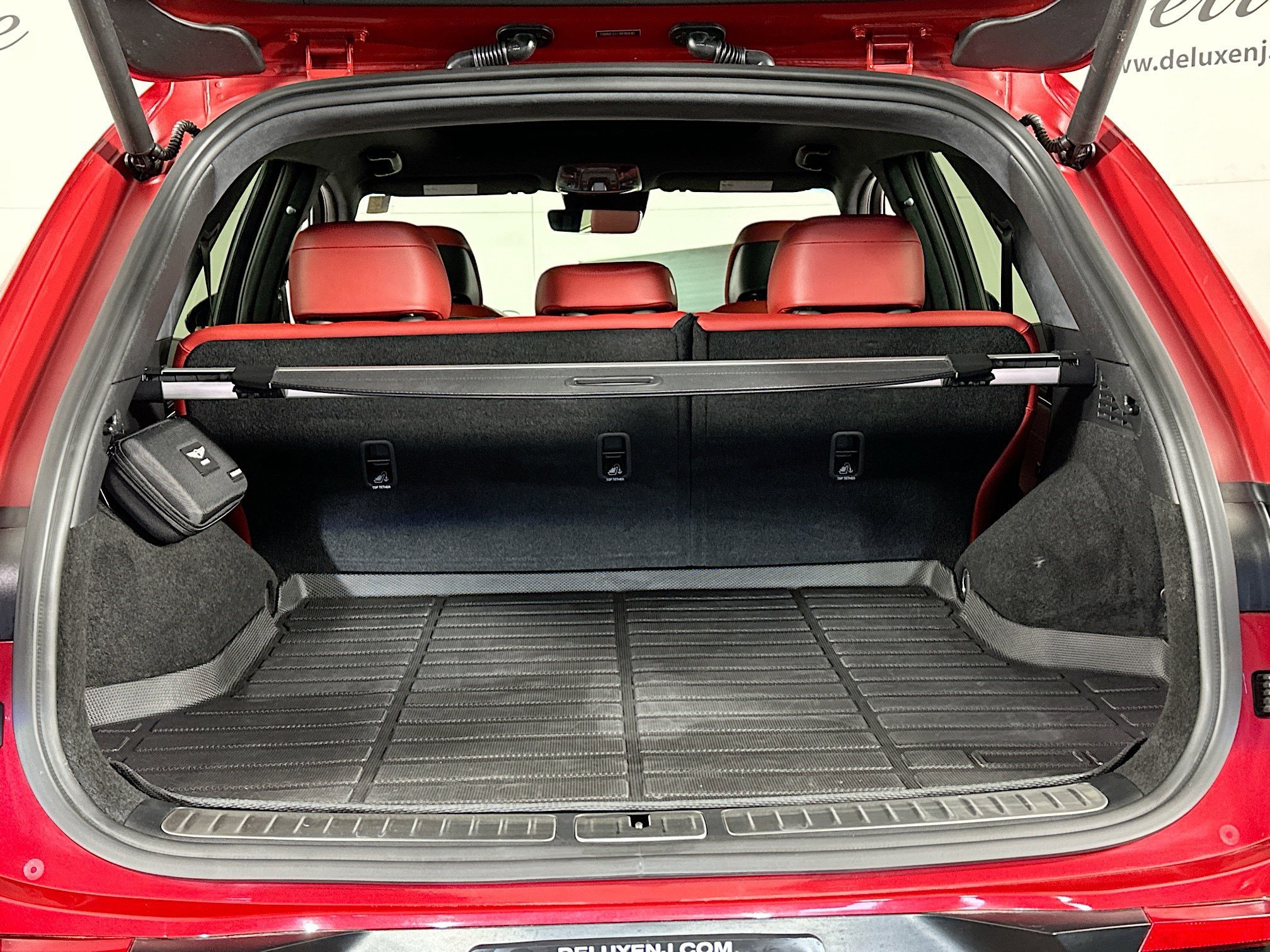 Used 2024 Genesis GV70 3.5T Sport w/ Sport Prestige Package image 25
