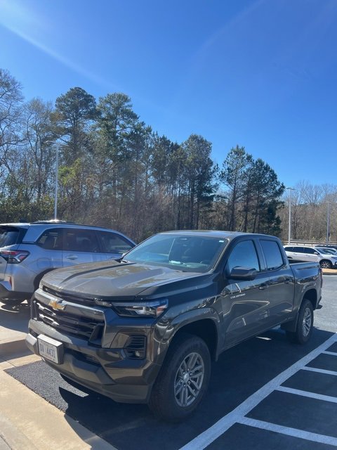 Used 2024 Chevrolet Colorado LT w/ LT Convenience Package III image 21