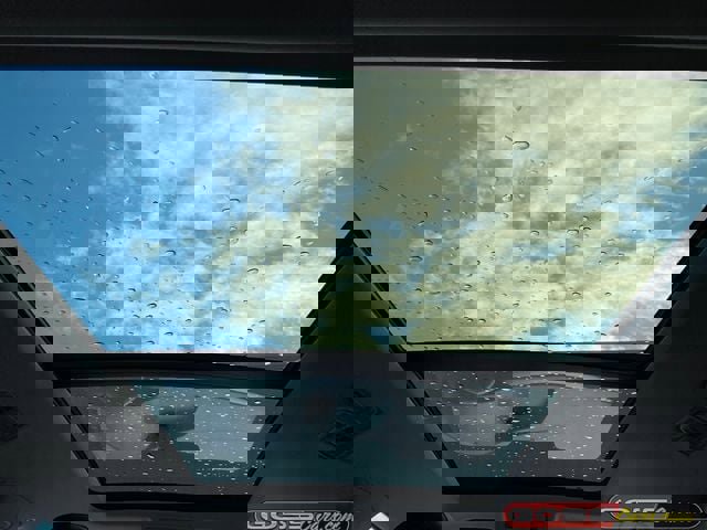 Used 2023 Volkswagen Taos SE w/ Panoramic Sunroof Package image 15