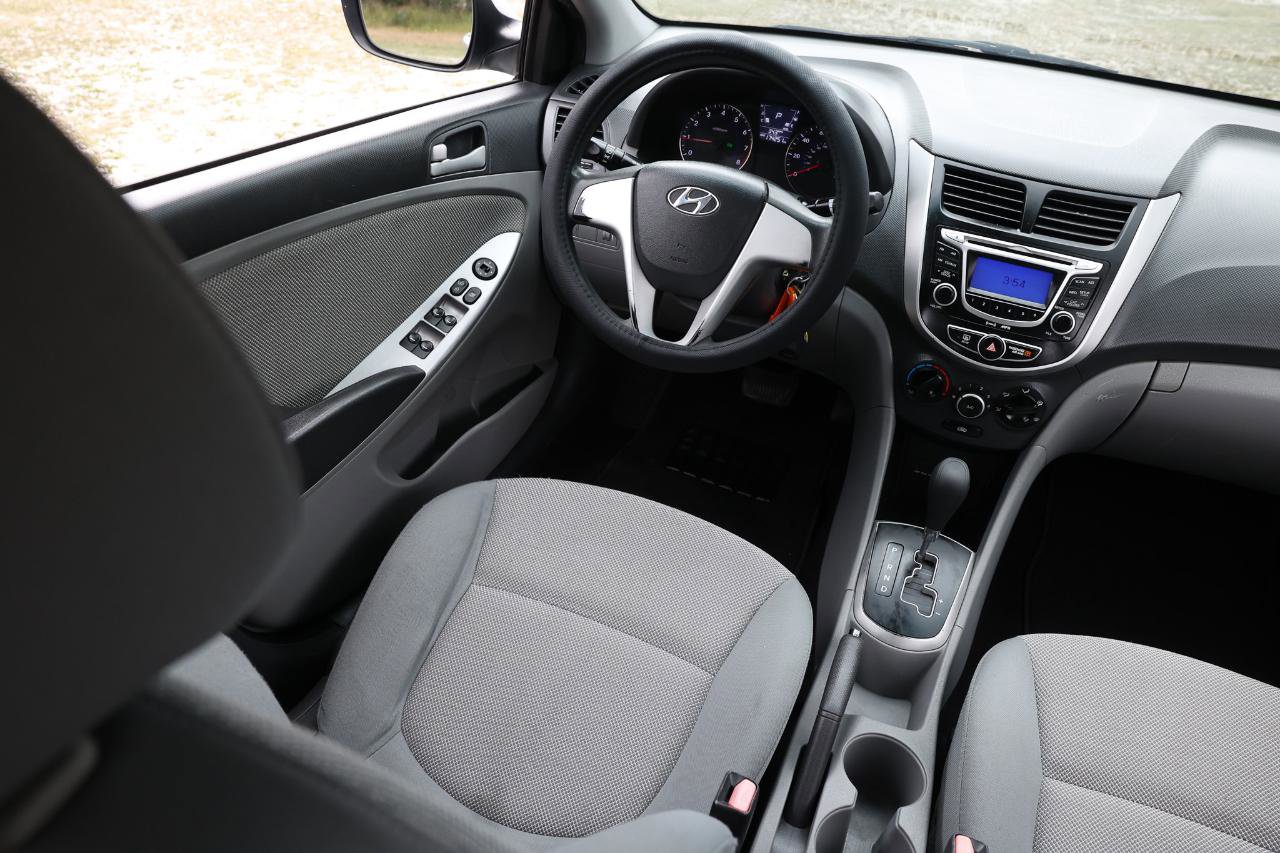 Used 2013 Hyundai Accent GLS image 19