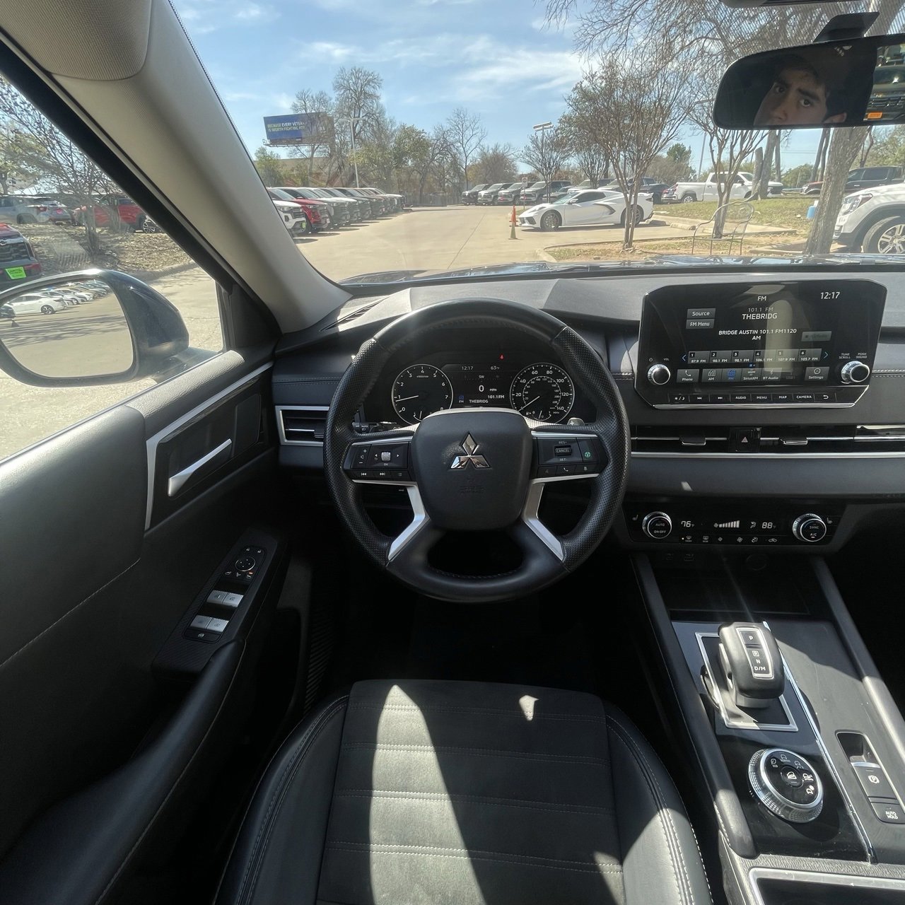 Used 2024 Mitsubishi Outlander SE image 11