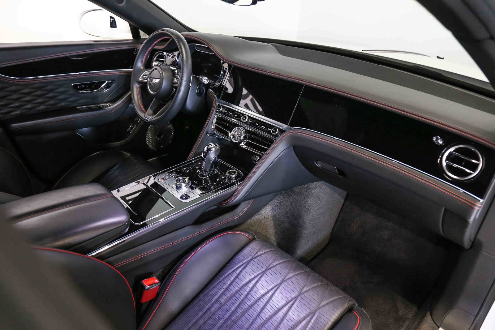 Used 2022 Bentley Flying Spur V8 AWD/4WD image 40
