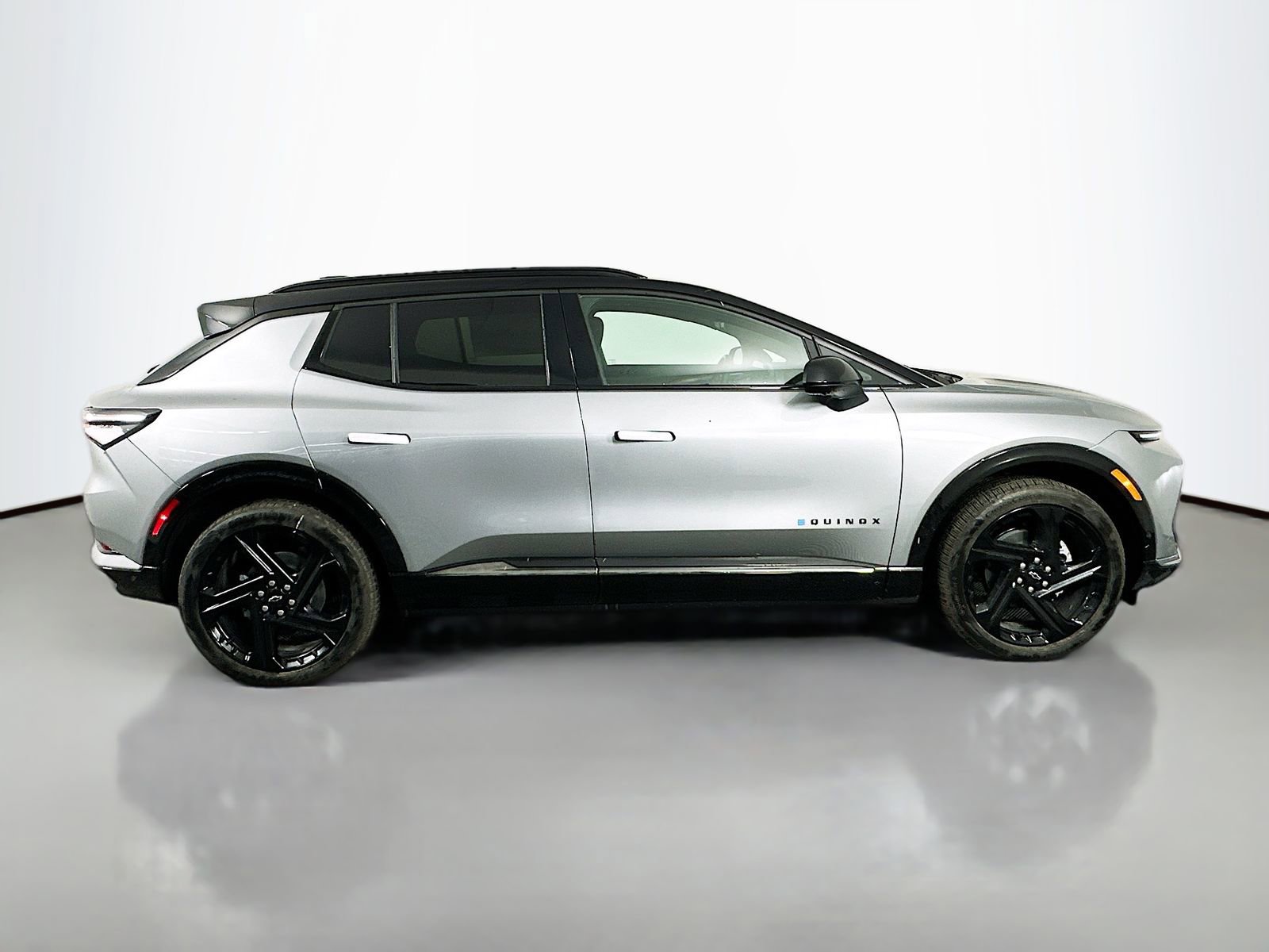 New 2026 Chevrolet Equinox EV RS image 8