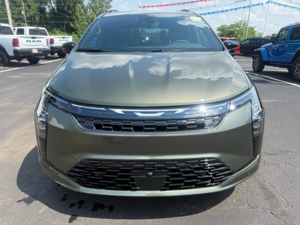 New 2027 Chrysler Pacifica Limited FWD image 9