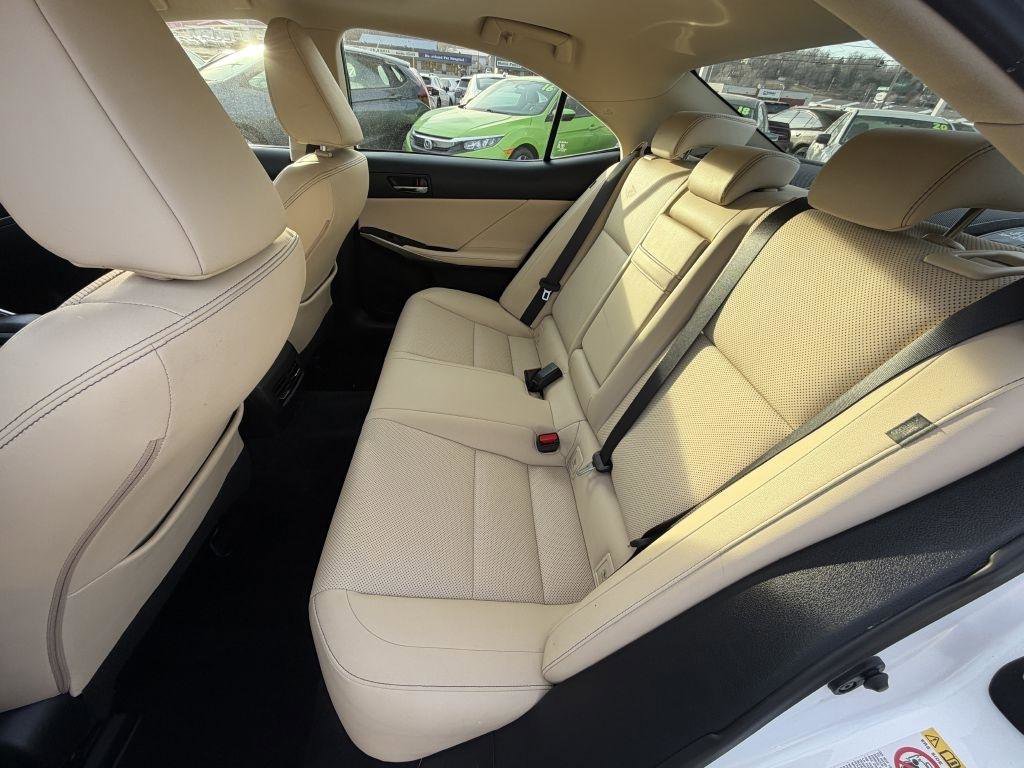Used 2016 Lexus IS 300 AWD image 11