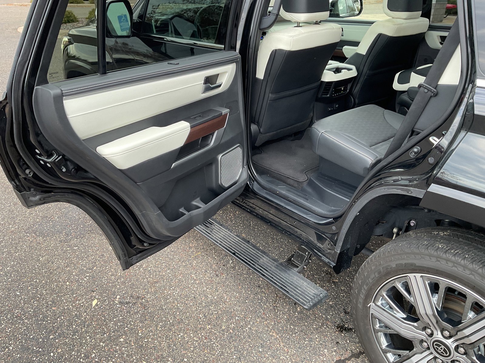 Used 2024 Toyota Sequoia Capstone image 21