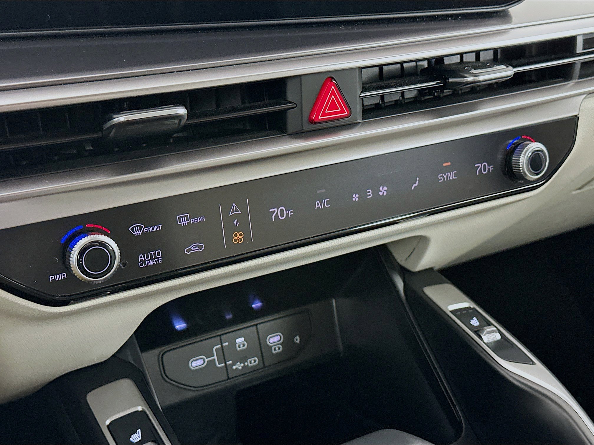 Used 2025 Kia Sorento EX w/ Panoramic Sunroof Package image 24