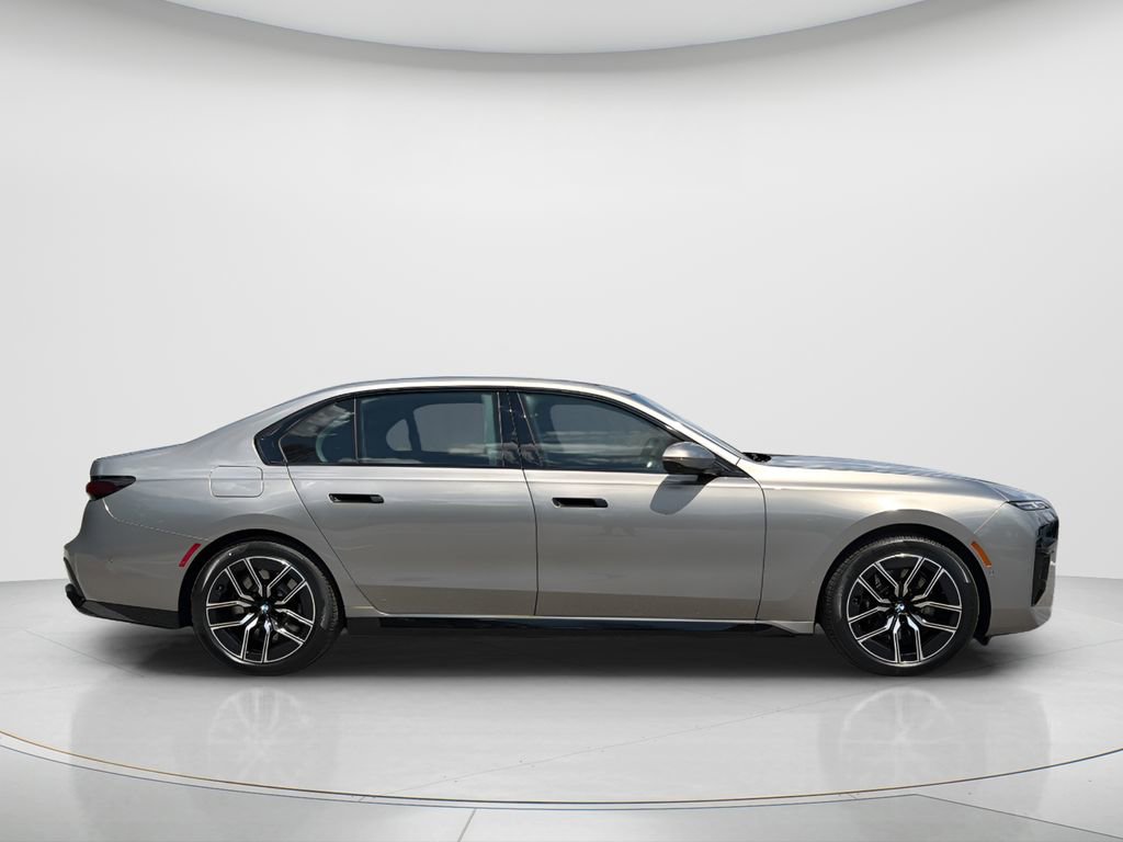 New 2026 BMW 760i xDrive w/ Premium Package image 4