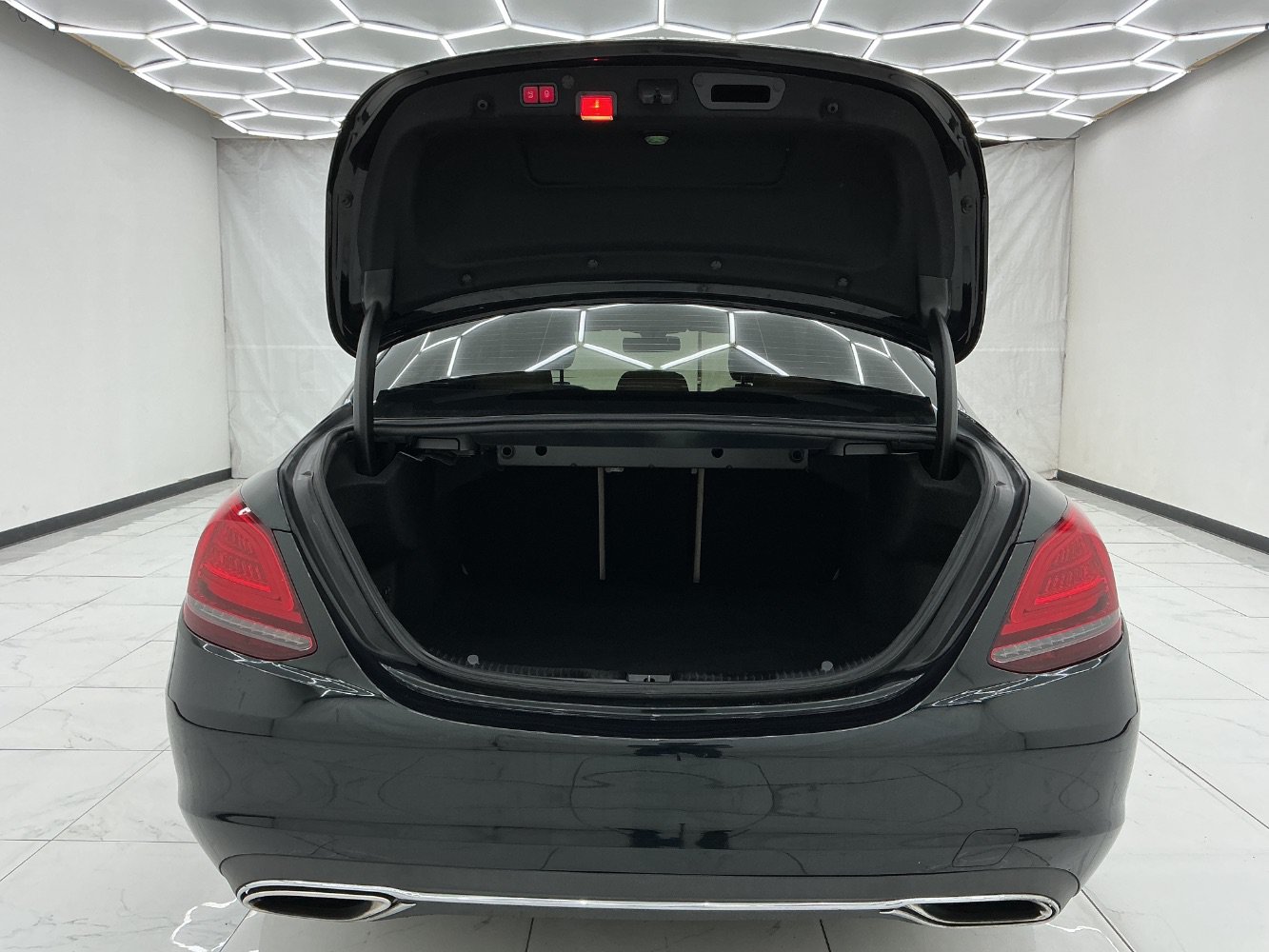 Used 2019 Mercedes-Benz C 300 Sedan image 15