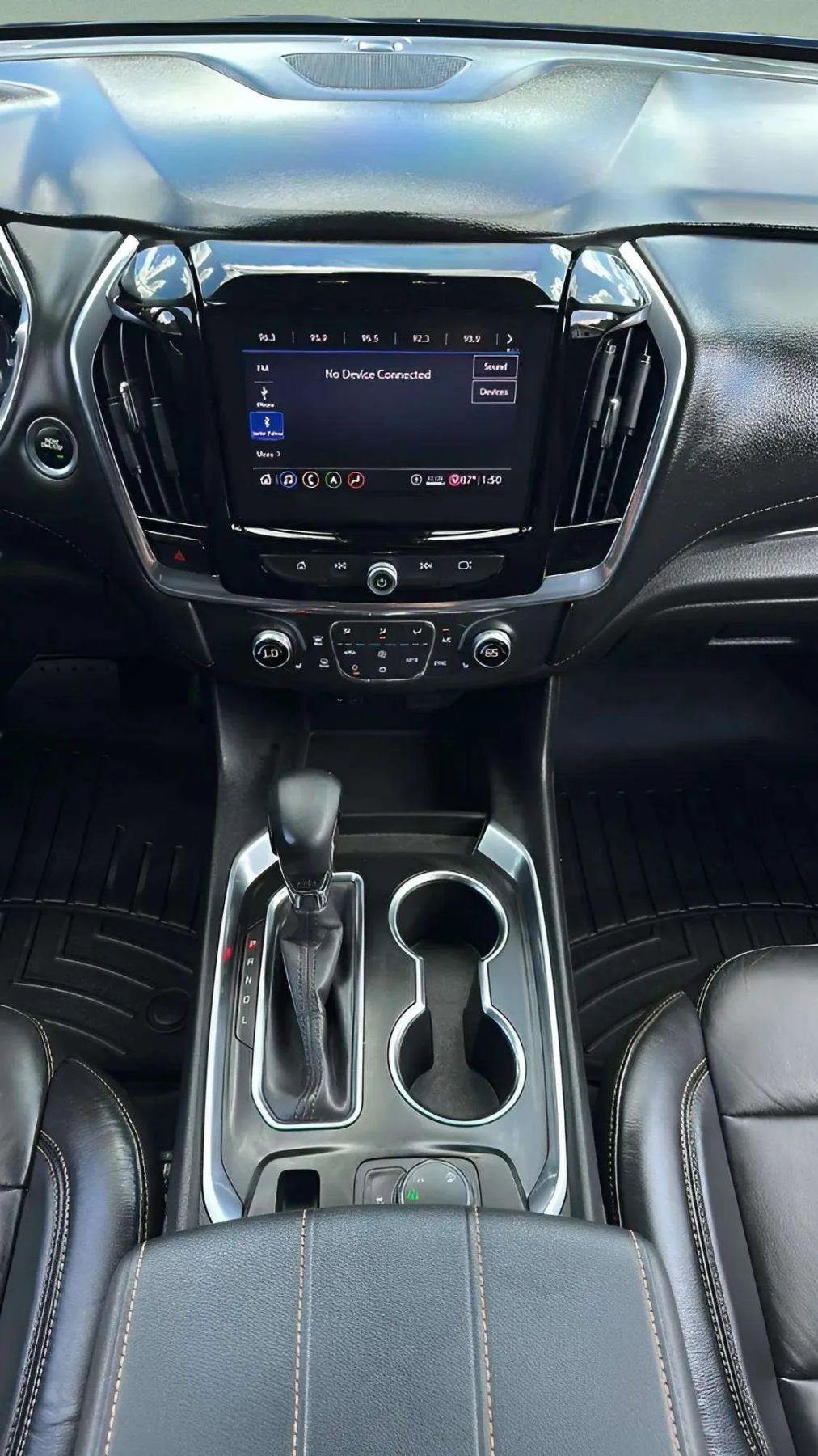 Used 2021 Chevrolet Traverse LT w/ LT Premium Package image 32