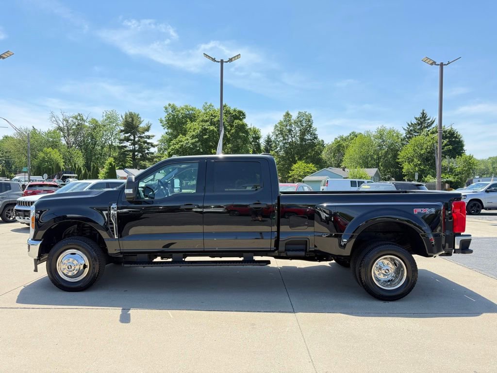 Used 2026 Ford F350 XLT AWD/4WD image 4