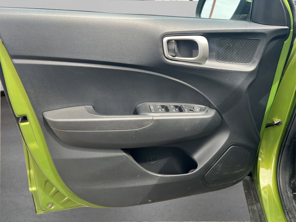 Certified 2023 Hyundai Venue SEL image 11