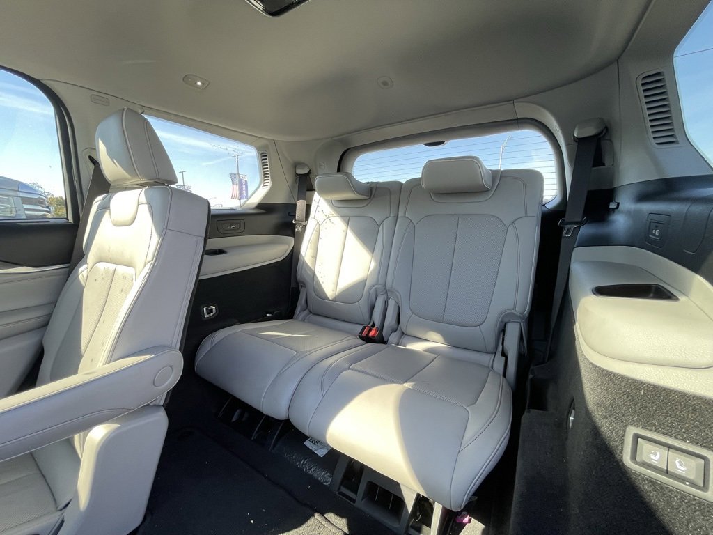 Used 2021 Jeep Grand Cherokee L Overland w/ Advanced Protech Group III image 28