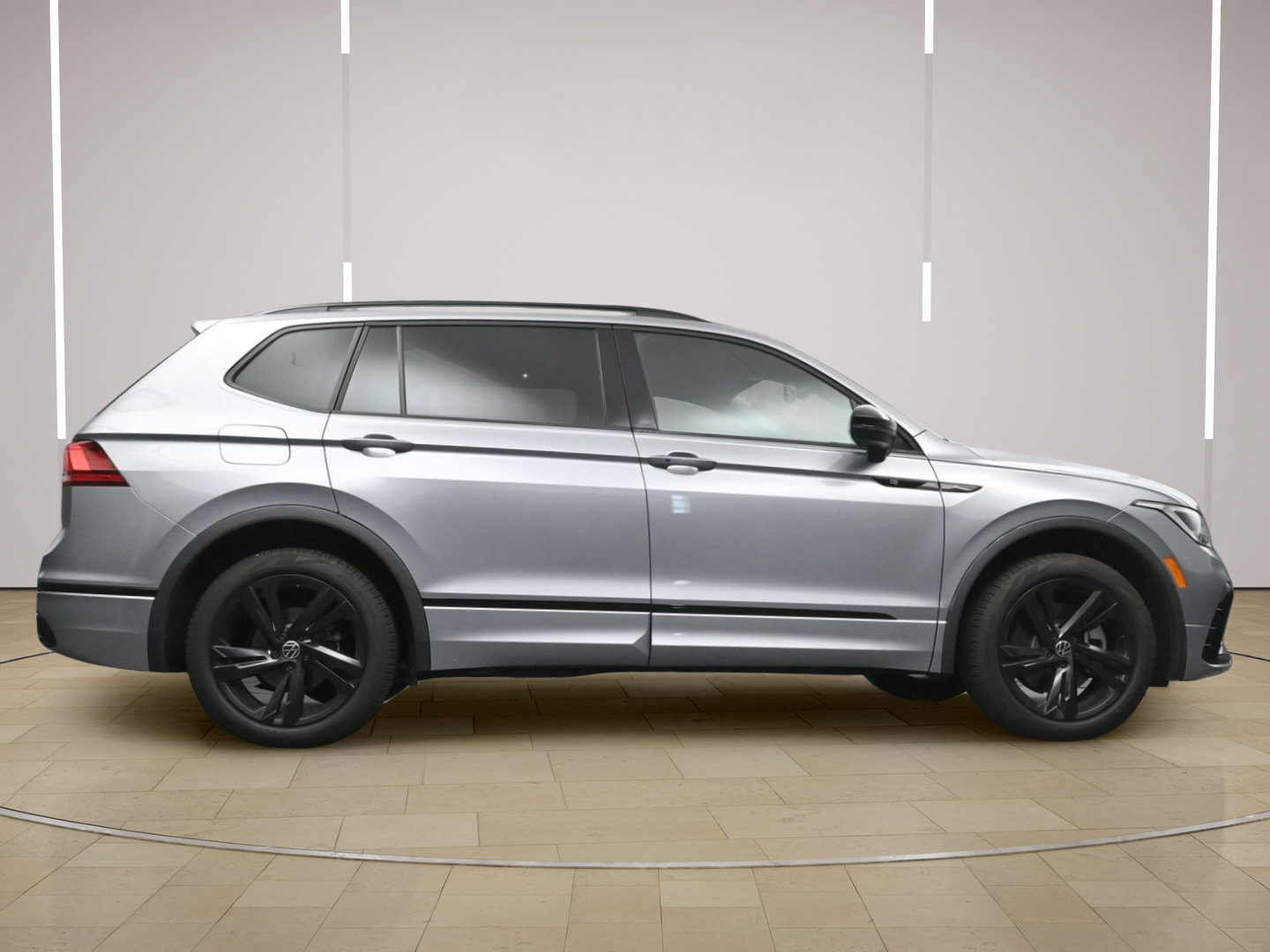 Used 2024 Volkswagen Tiguan SE R-Line FWD image 26