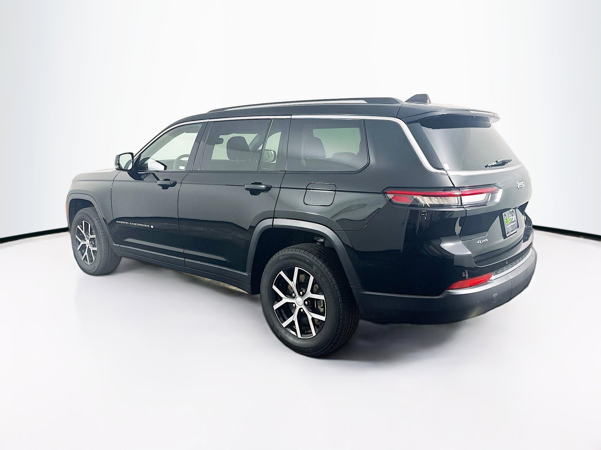 Used 2023 Jeep Grand Cherokee L Limited AWD/4WD image 5