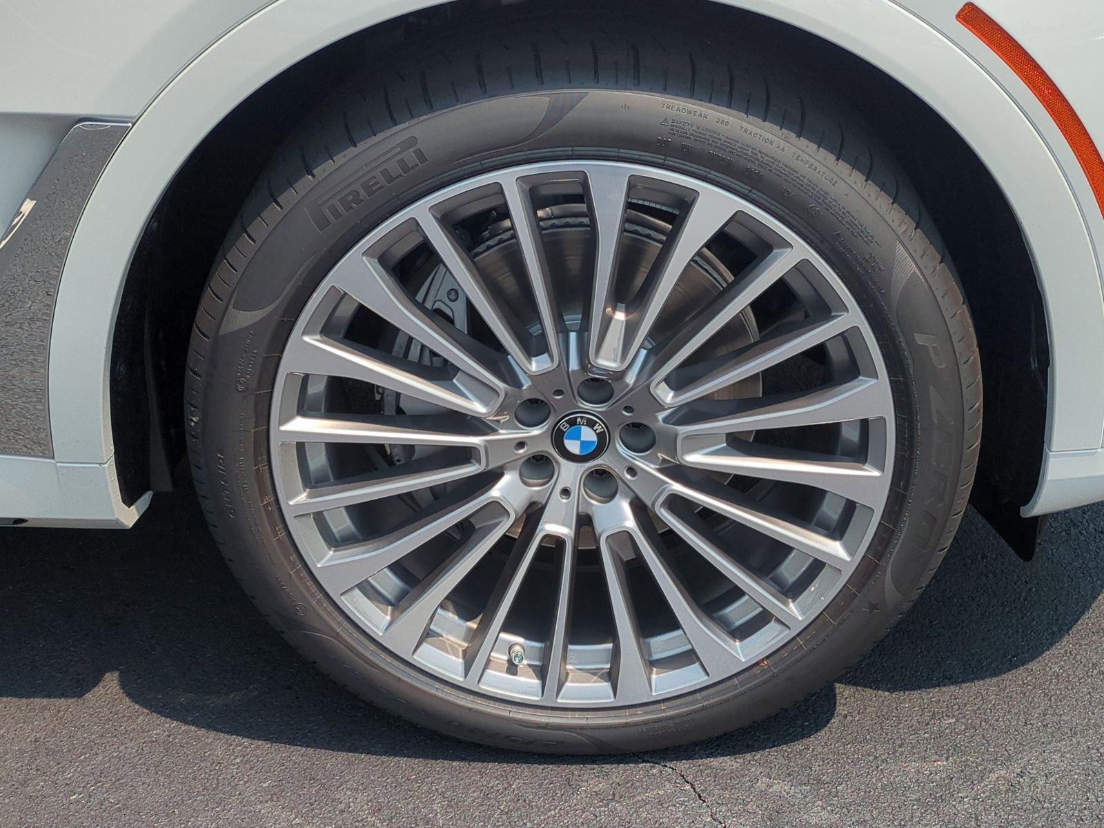 Used 2026 BMW X7 xDrive40i image 13