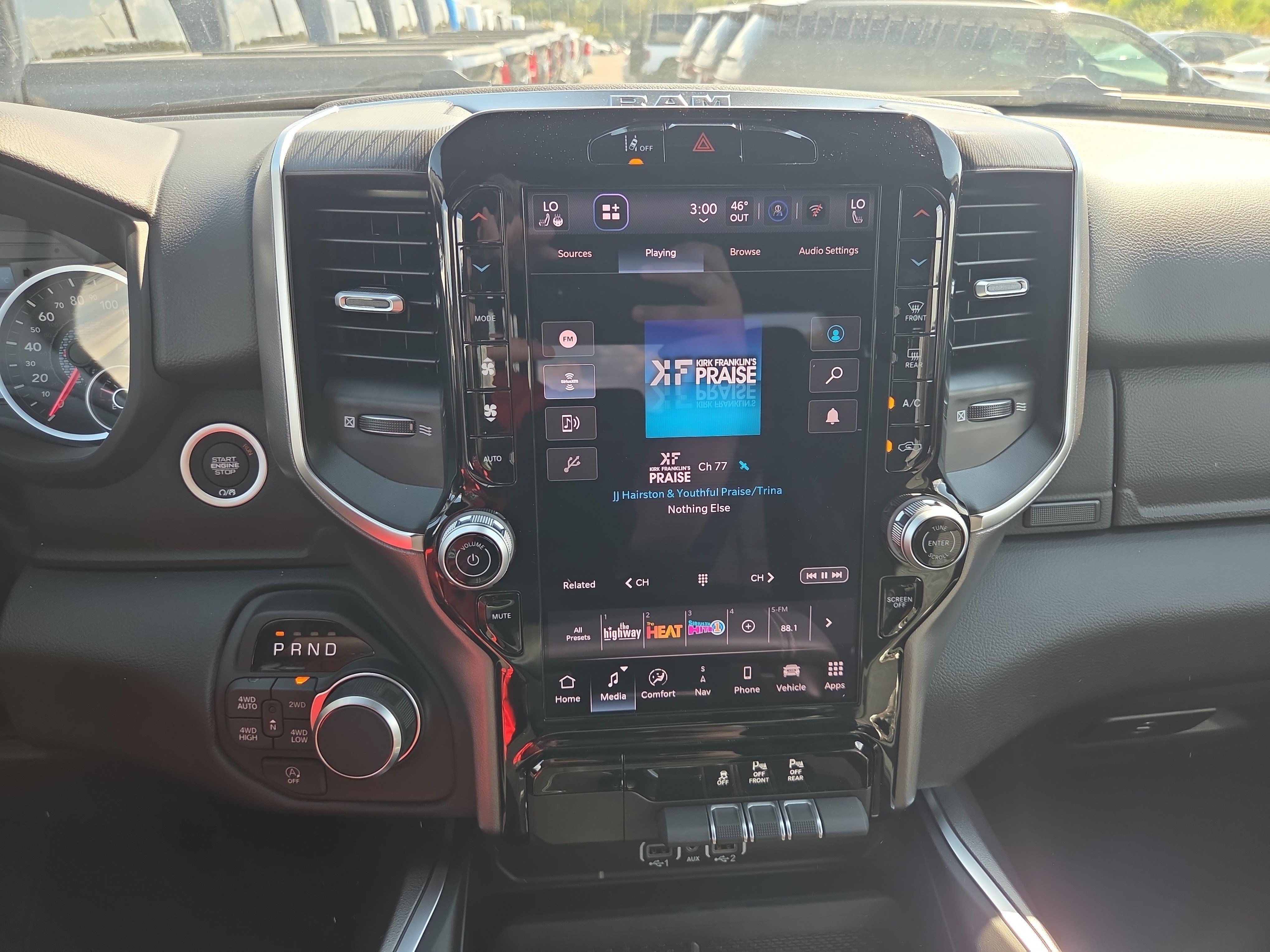 New 2026 RAM 1500 4x4 Crew Cab image 10