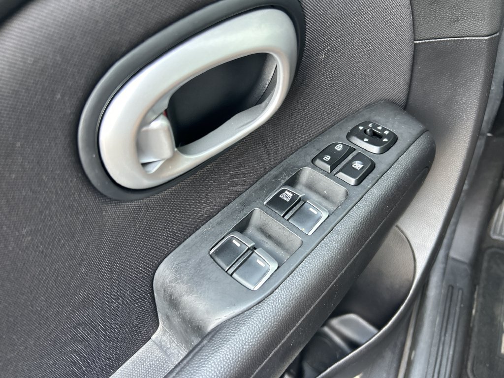 Used 2018 Kia Soul FWD image 20