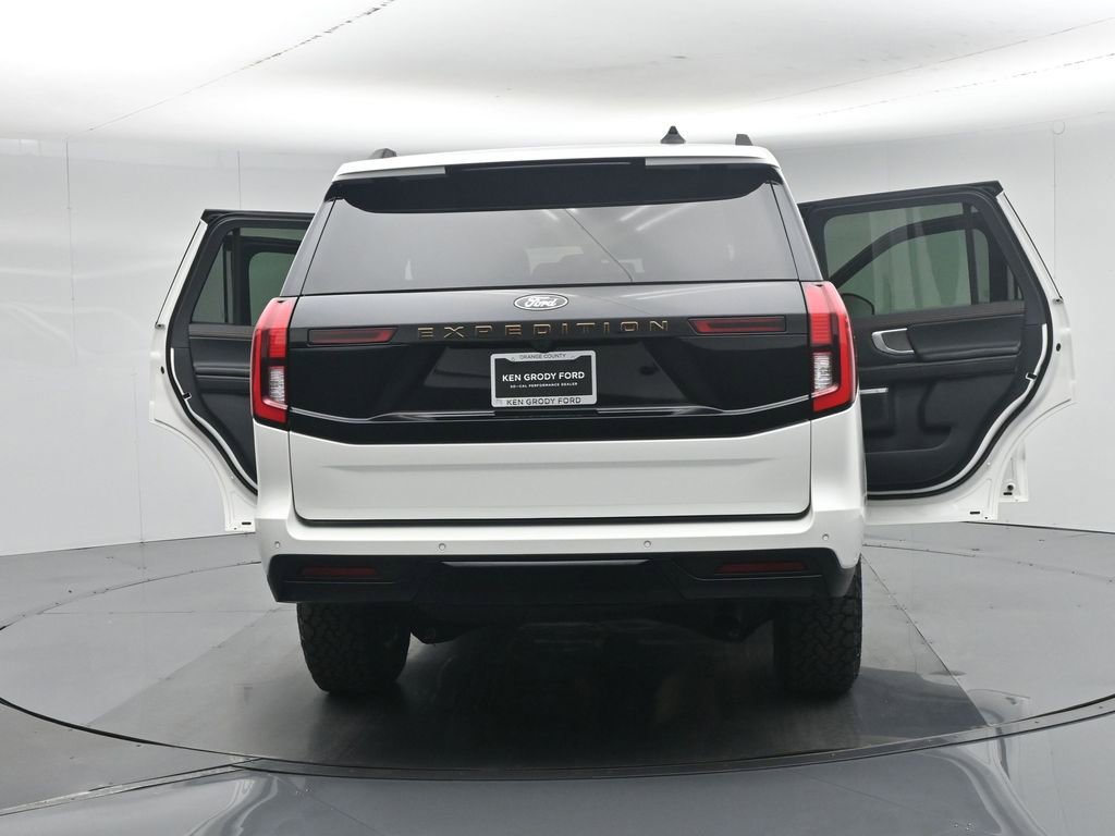 Used 2025 Ford Expedition Tremor AWD/4WD image 40