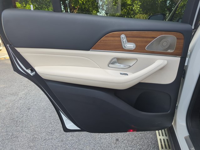 Used 2022 Mercedes-Benz GLS 450 4MATIC image 28