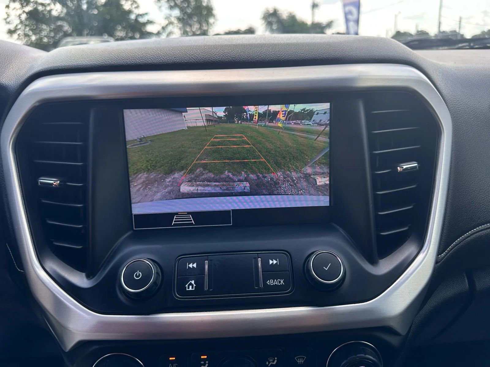 Used 2021 GMC Acadia SLE w/ LPO, Floor Liner Package image 20