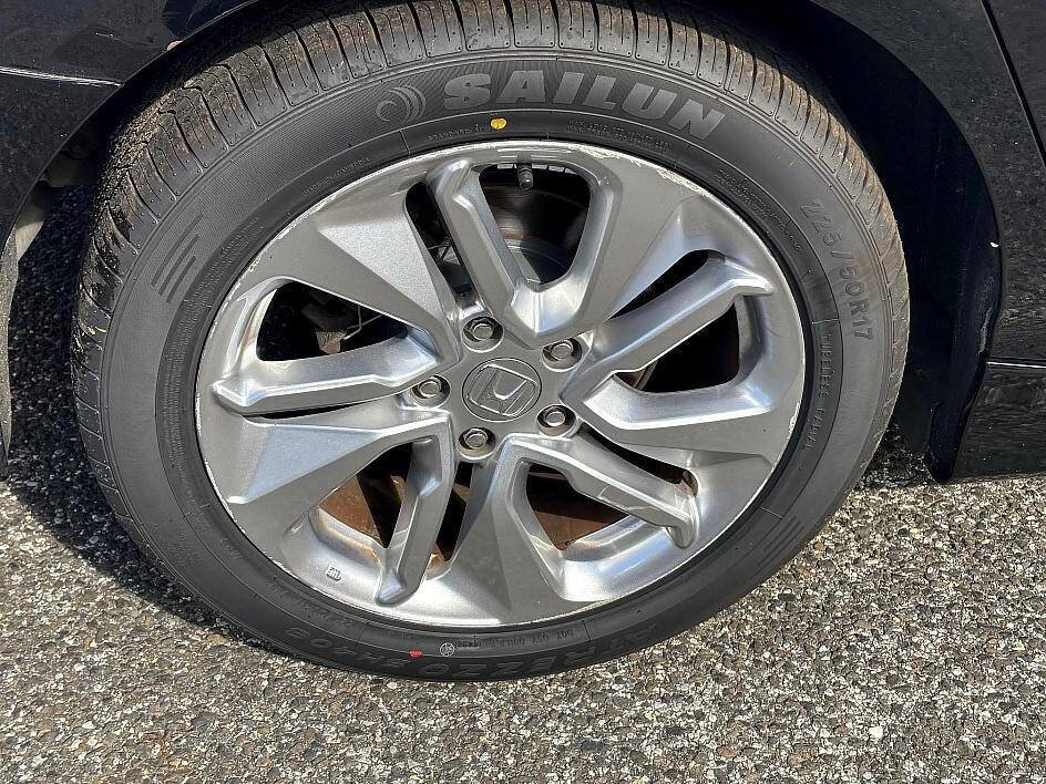 Used 2018 Honda Accord LX image 11