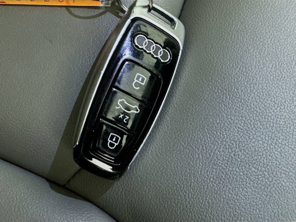 Used 2021 Audi Q7 3.0T Premium Plus AWD/4WD image 38