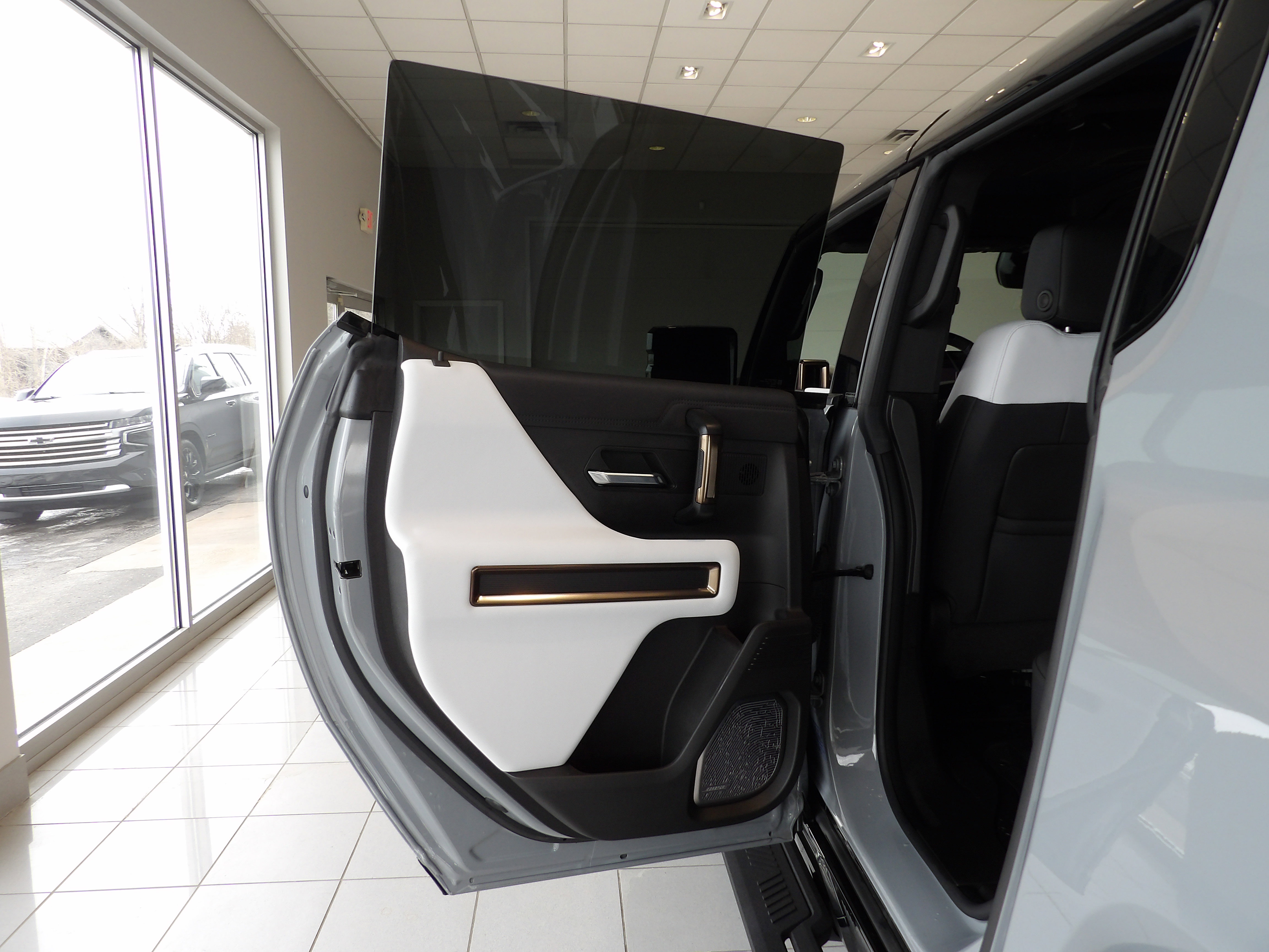Used 2024 GMC Hummer EV 2X image 17