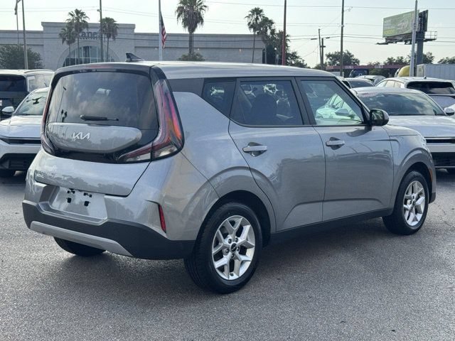 Certified 2024 Kia Soul LX w/ Option Group 015 FWD image 4