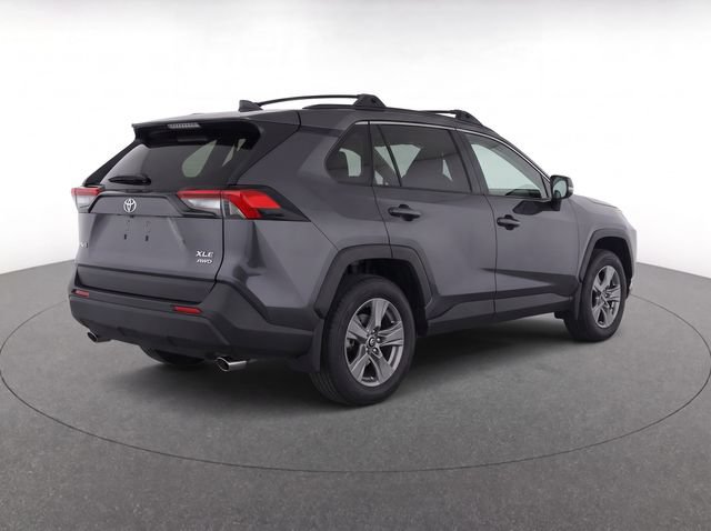 Used 2024 Toyota RAV4 XLE AWD/4WD image 4