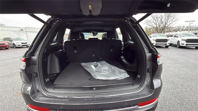 New 2026 Jeep Grand Cherokee Laredo image 29