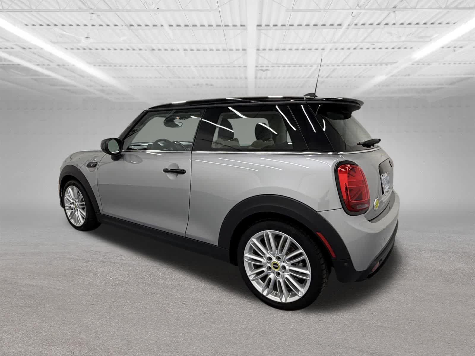 Used 2024 MINI Cooper SE FWD image 3