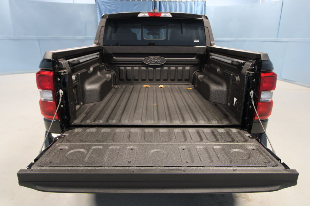 Used 2025 Ford Maverick Lobo AWD/4WD image 42