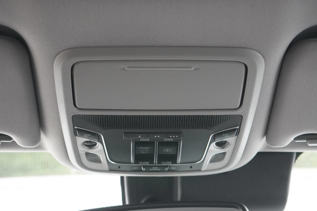 Used 2016 Honda Pilot Elite image 26