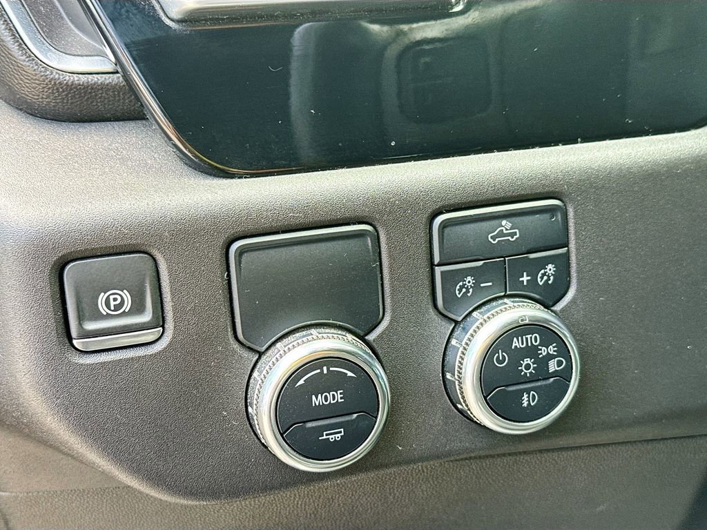 Used 2024 GMC Sierra 1500 Elevation image 11