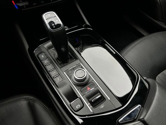 Used 2020 Maserati Levante AWD/4WD image 23