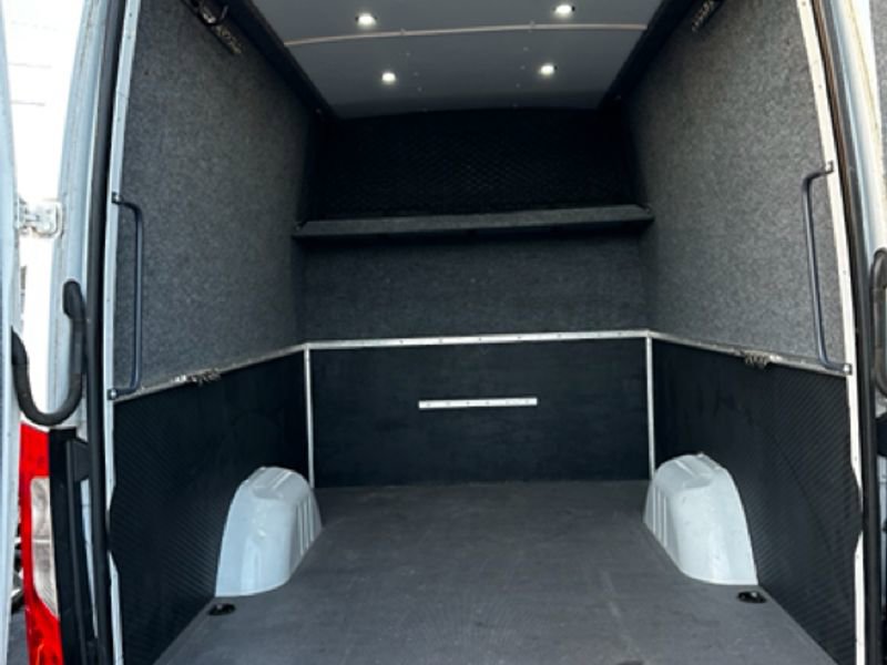 Used 2021 Mercedes-Benz Sprinter 2500 image 17